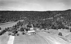Glenne nordre gård  i Skiptvet, flyfoto 20. juni  1957.
Ogs