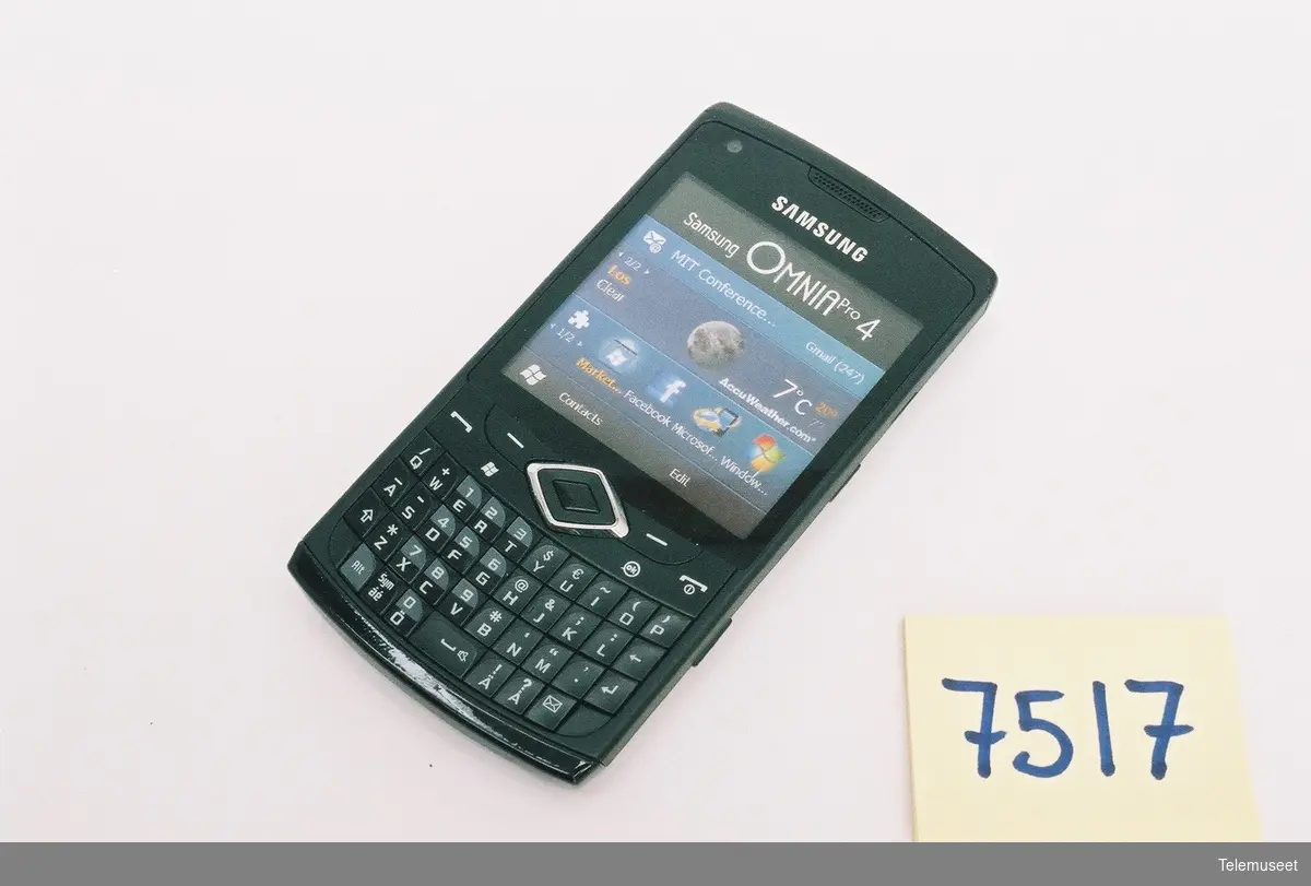 Samsung OMNIA Pro 4 mobiltelefon, sort.