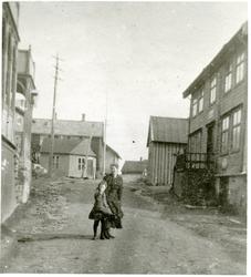 Rørvik, Kari og Walborg Hansen og Bergljot Severeide