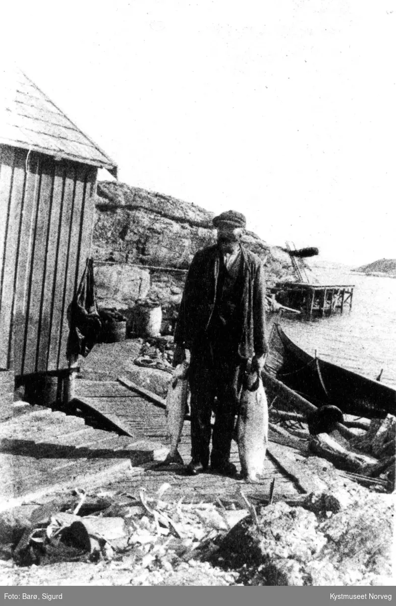 Johannes Strøm med laksefangst på Versøya