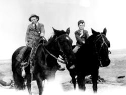 Thomas og Alf Hegge til hest