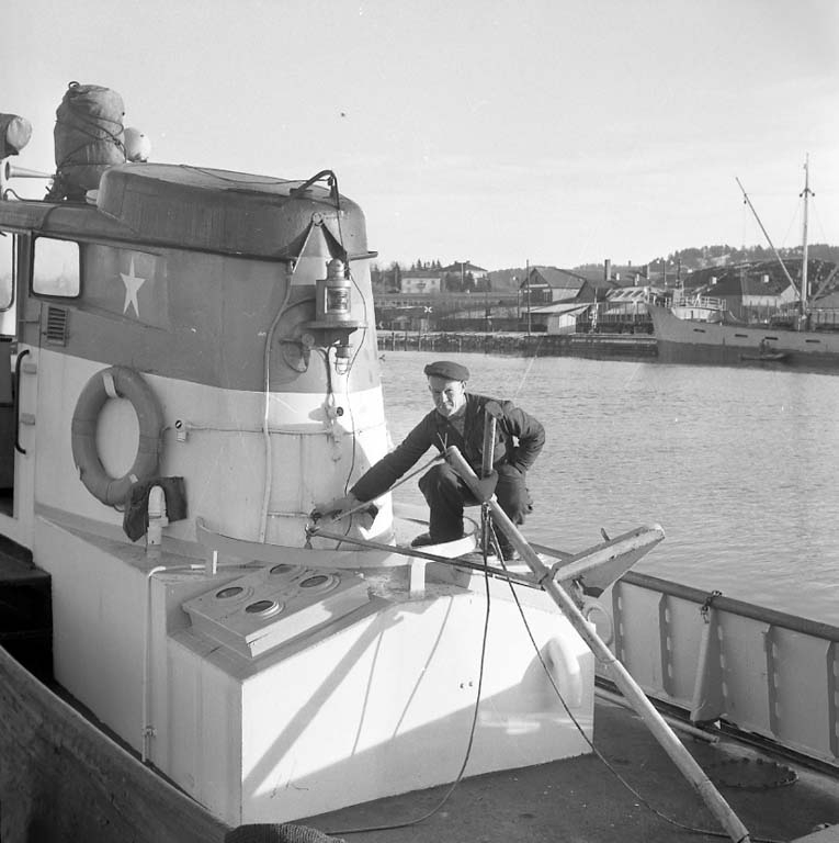 Enligt notering: "Bogserbåt nära kantra vid uddevallavarvet 13/1 1961".