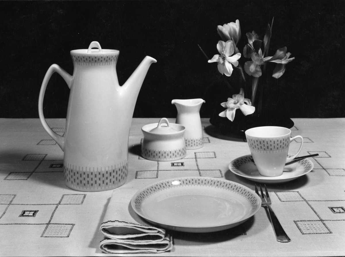 Produktfoto av kaffe/te-servise
Denne støpen heiter Jubileum, vart lagd frå 1959 og utover, og er designa av Eystein Sandnes.