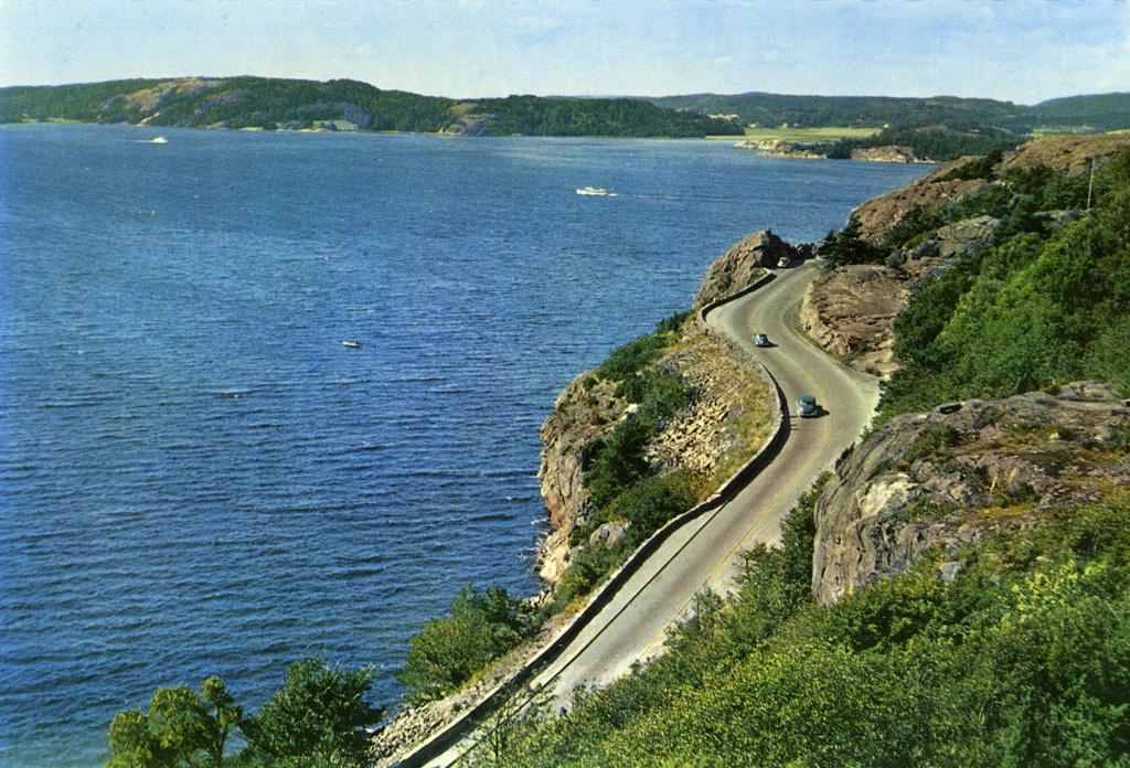 Text till bilden: "Uddevalla. Gustafsbergsvägen".