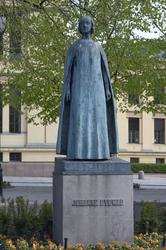 Per Ungs skulptur av Johanne Dybwad.