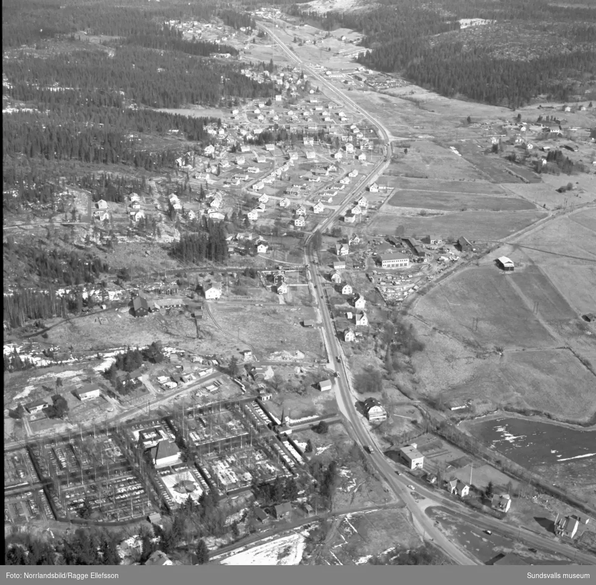 Flygbilder över Riks 13 i Bydalen och mot Birsta.
