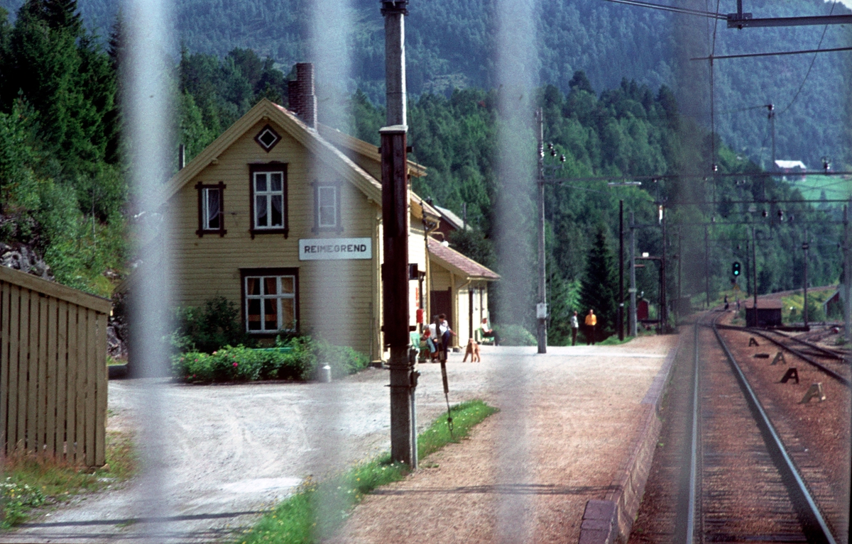 Bergensbanen. Reimegrend stasjon.