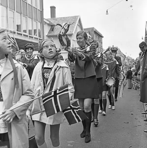 17. Mai - 1970. Del 1 Av 4. Barne- Og Russe-tog. - Haugalandmuseet ...