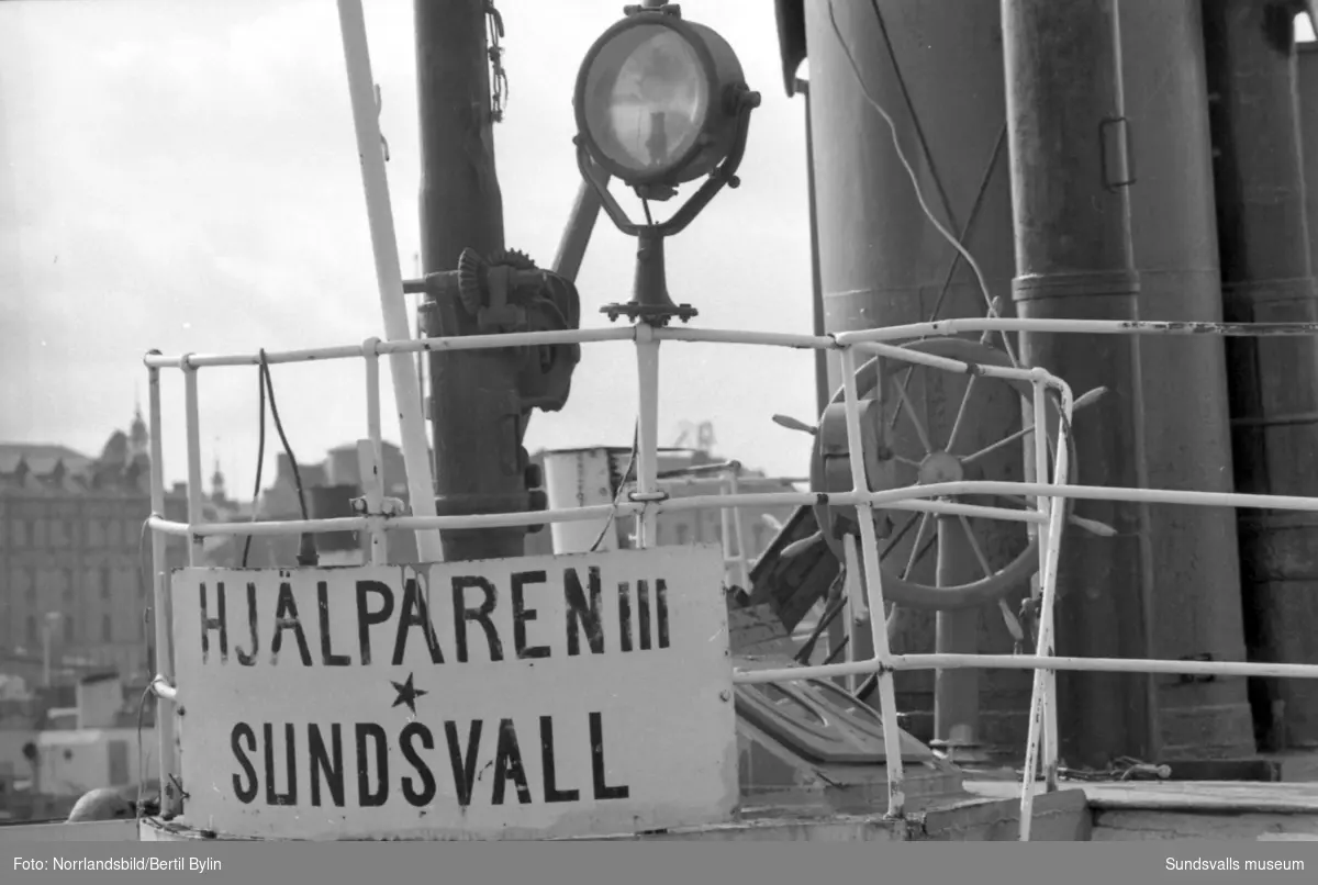 Gamla bogserbåtar i Sundsvall. Bravo, Hjälparen III, Grogg, Express, Gustav.
