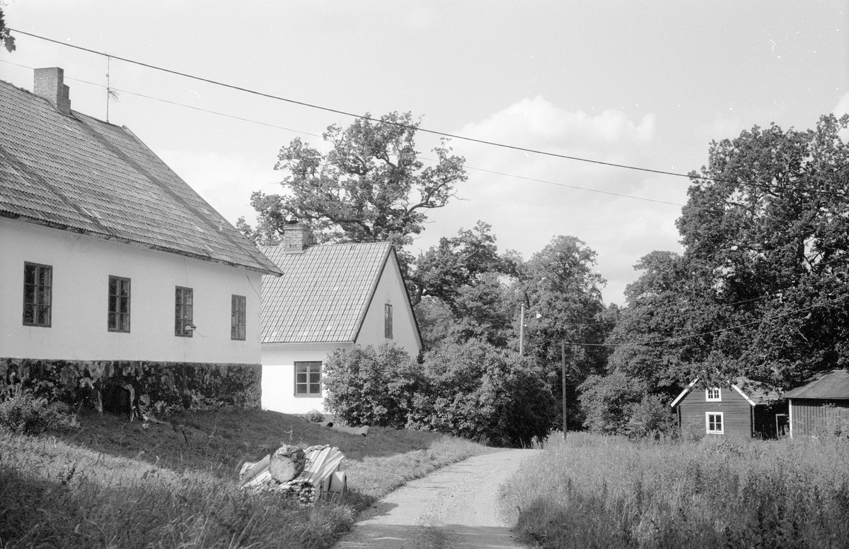 Bostadshus, före detta arbetarbostad och ladugård, Vällnora bruk, Knutby-Åsby 1:19, Vällnora, Knutby socken, Uppland 1987