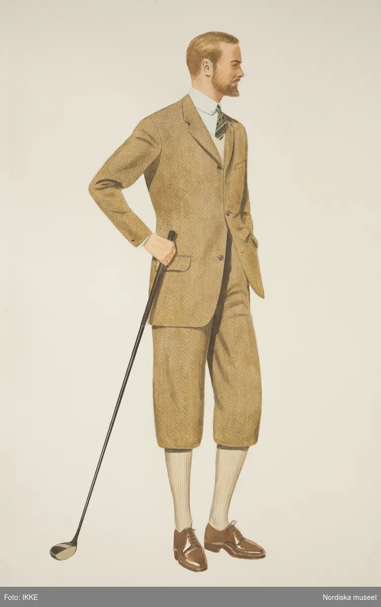 Modeteckning av man i golfkläder i tweed. Kavaj, golfbyxor, knästrumpor och golfklubba i handen. Nordiska Kompaniets engelska herrskrädderi.