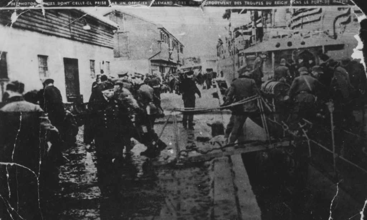 9. april 1940, landgangen på Narvik dampskipskai, da tyskerne okkuperte byen. Oppf. bilde fra en bok.