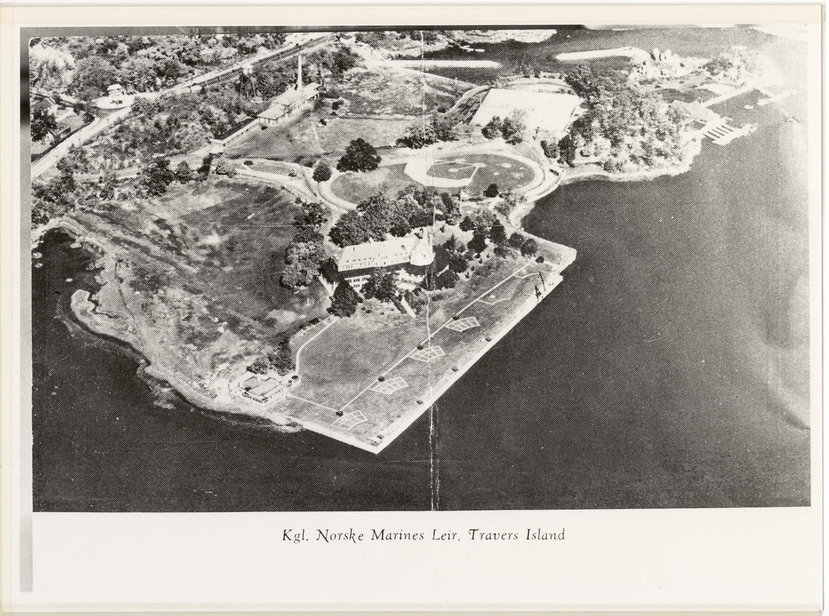 Motiv: Sjøforsvarets skytterskole Travers Island, New York, flyfoto oversiktsbilder