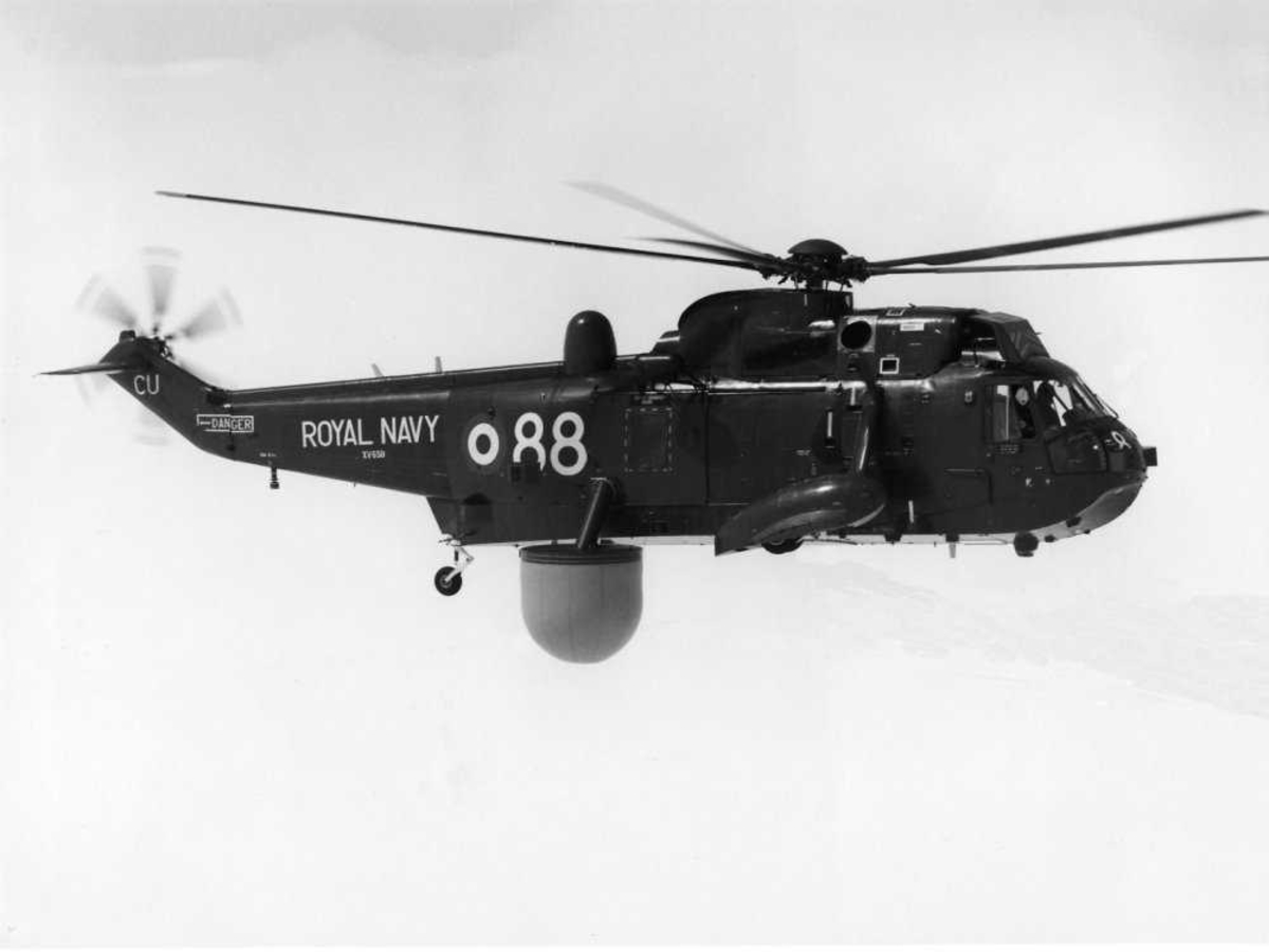 Ett helikopter i luften. Westland Sea King Mk.2 AEW tilhørende Royal Navy, merket XV650. 