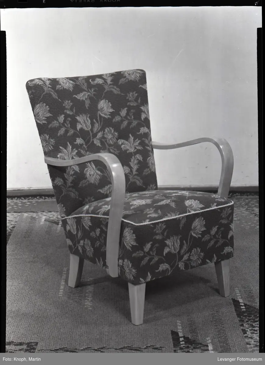 Møbel produsert av Nordenfjeldske stol og møbelfabrikk