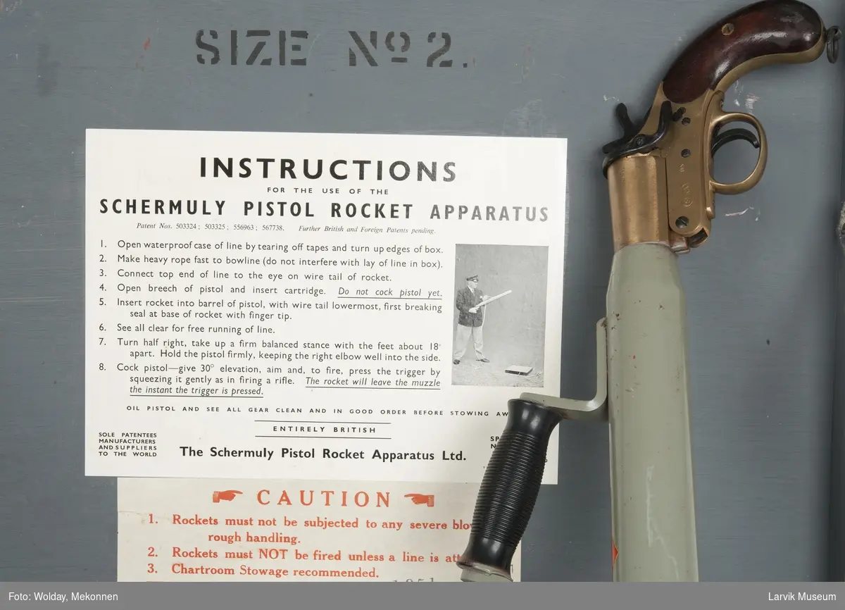 Håndpistol i kasse m. 4 liner for utskytning