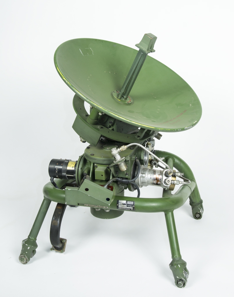 Antennenhet CSF-4878 Radarstation PS-02/A är flygburen och användes som siktesradar i ensitsigt jaktflygplan. Installerad i fpl J35 A.