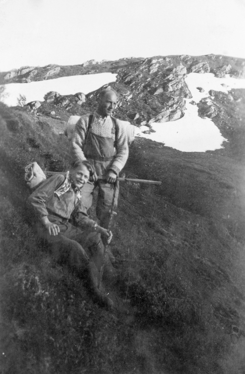 Hans Nic. Hansen og Karl Kaspersen på fjellet.