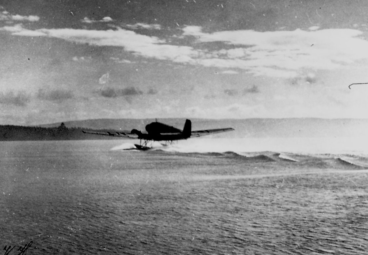 Ett fly på vannet i fart, Junkers Ju 52/3mg3e som letter eller lander.