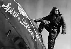 Lufthavn. 1 fly på bakken Fairchild M-62A 163 "Spirit of Lit