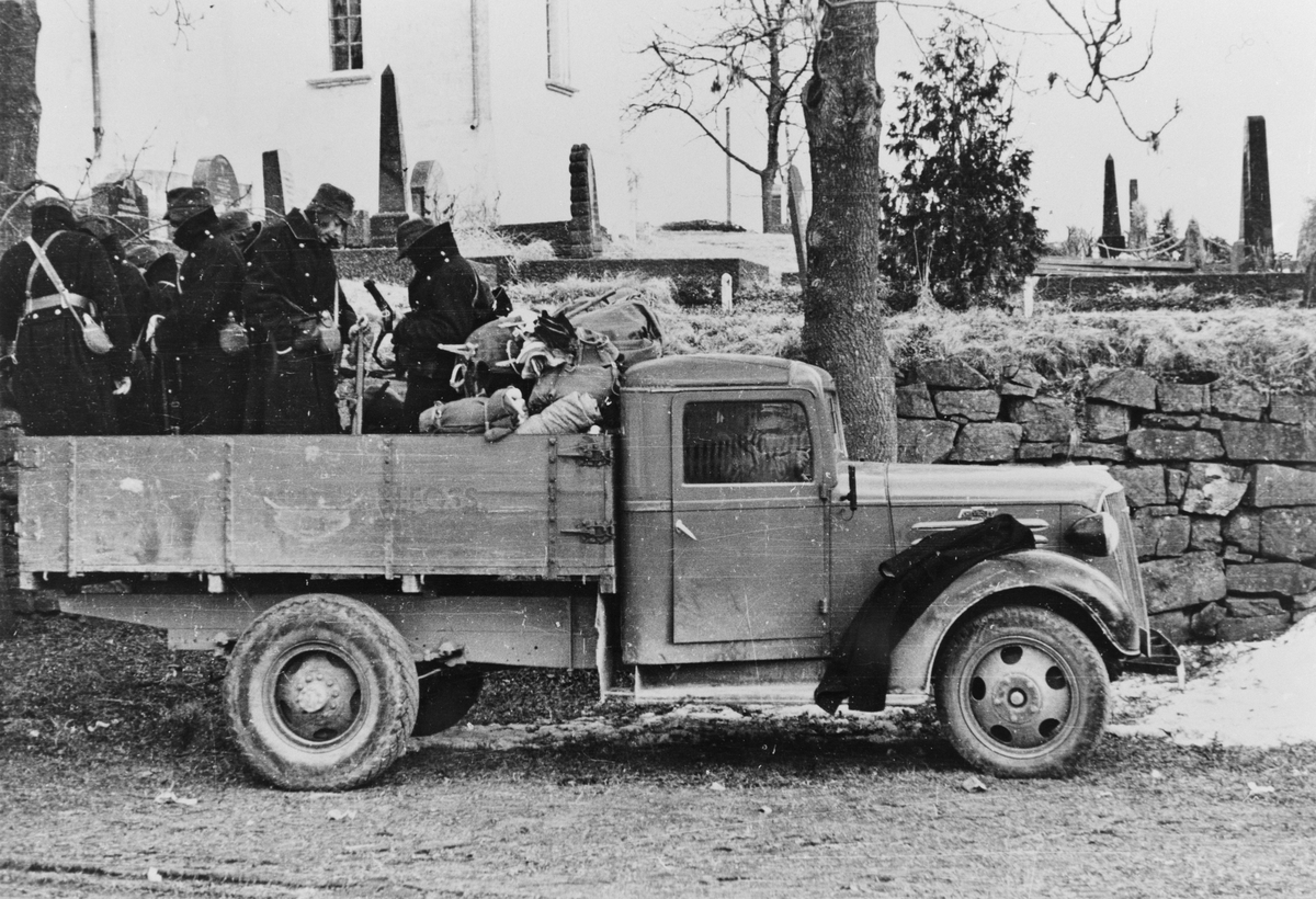 Soldater på lasteplan. April 1940.