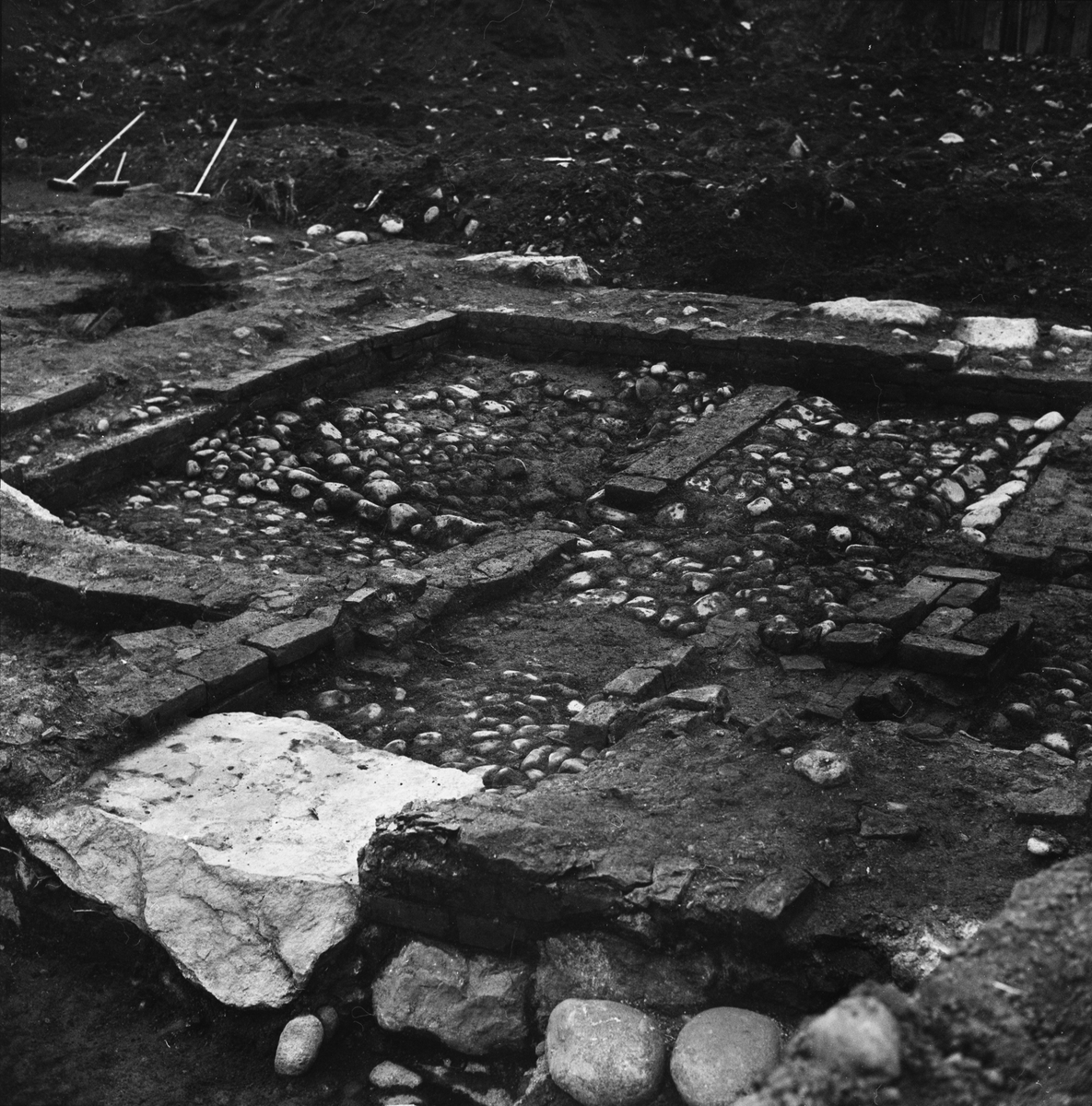 Arkeologiska utgrävningar - "700-årigt rådhus", Uppsala 1965