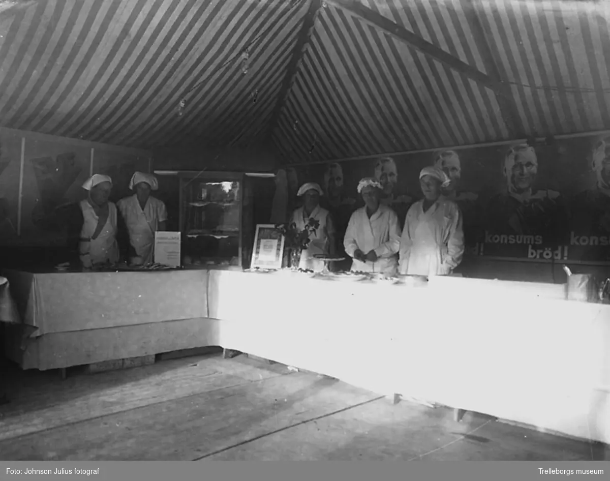 Aktivs utställning om mat i Folkets park år 1932.