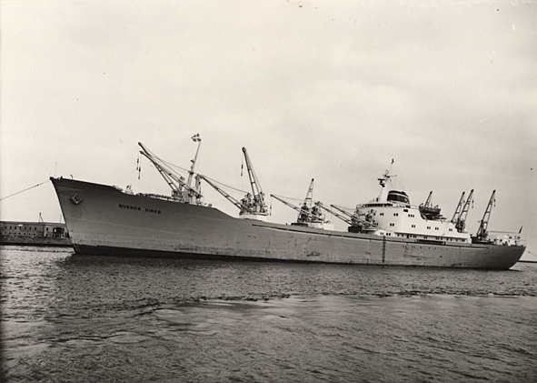 Lastmotorfartyget BUENOS AIRES. Foto från Köpenhamn någon gång under åren 1958-1961.
