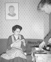 Åse og Fridtjof Jacobsen i sitt hjem i Storvannsveien i Hamm