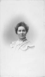 Portrett av en kvinne som muligens er Dagny Isaksen fra Senj