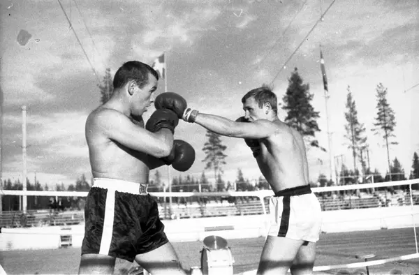 Nyblivna Boxningsvärldsmästaren I Tungvikt, Ingemar Johansson, Var ...