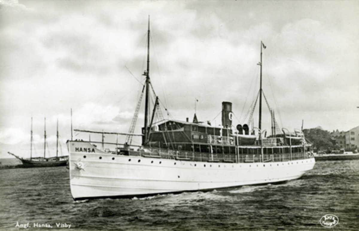 Passagerarfartyget S/S HANSA (1899). Vykort. Förlag: W. Sandberg, Visby, No 10644
Album 5, foto 324. HANSA sänktes av en sovjetisk ubåt utanför Gotland 1944-11-24.