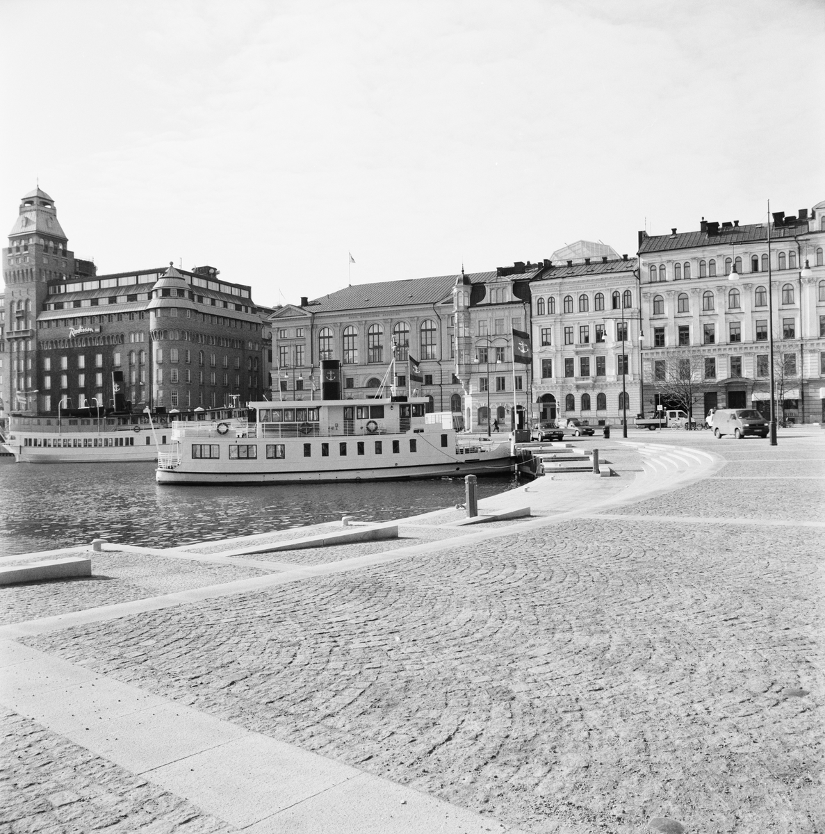 Stockholm längs vattenlinjen
Fotodatum 20020403
Stockholmsresan