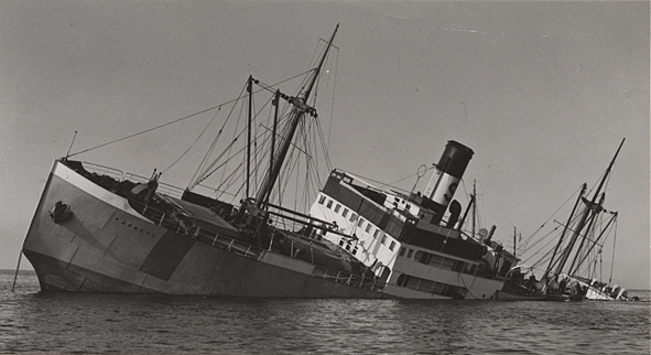 Lastångfartyget GONDUL av Stockholm, byggd i Helsingör 1928. Minsprängd i Öresund utanför Limhamn den 2 okt. 1940.