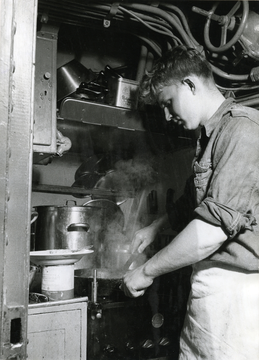 Köket på ubåten Neptun, år 1954.