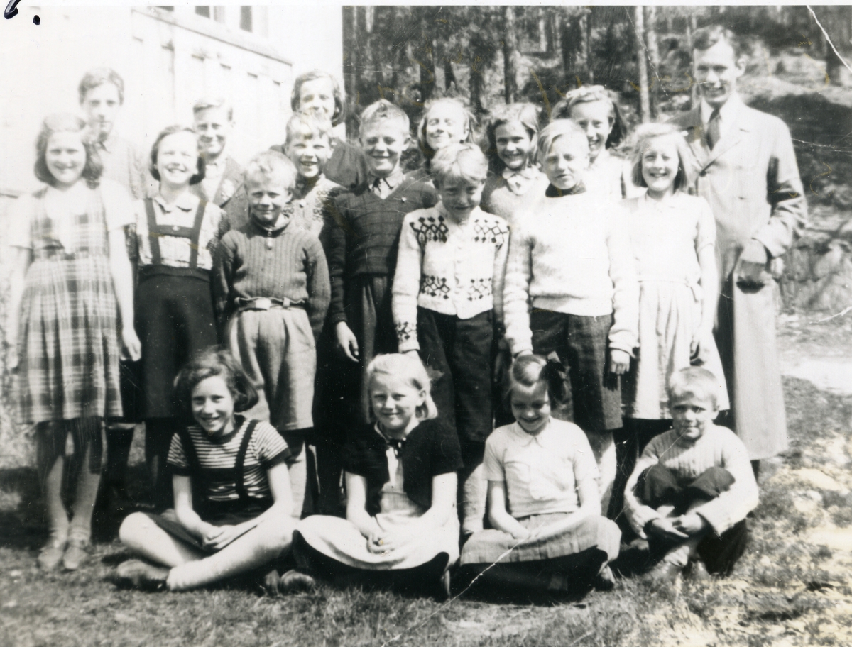 Skoleklasse ved Sørskogen skole i 1943.