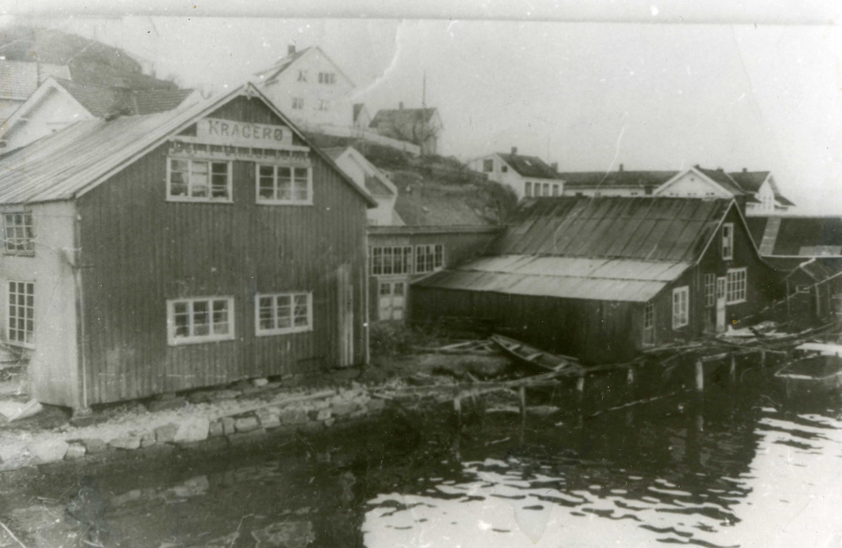 Eikeland Trevarefabrikk laget møbler, vinduer , trapper,osv. Senere er dette området bygget om og er i dag  Munchen og Kragerø Kunstskole, 2015, holder til der.