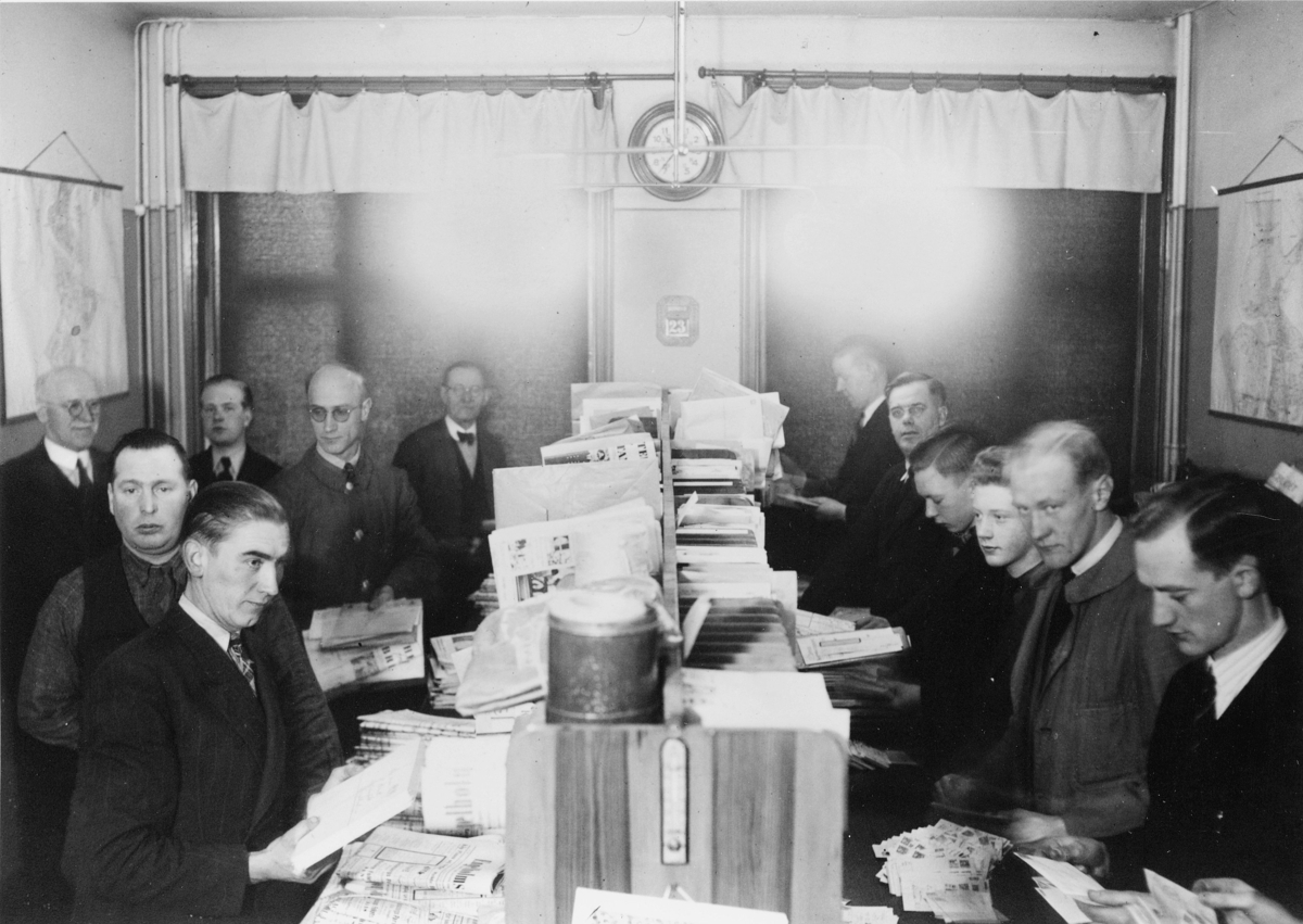 Ängelholm 1, postkontor.  Brevbärarexpeditionen.  Foto 24
dec. 1940.