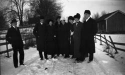 Fotoarkivet etter Gunnar Knudsen.  En gruppe mennesker fotog