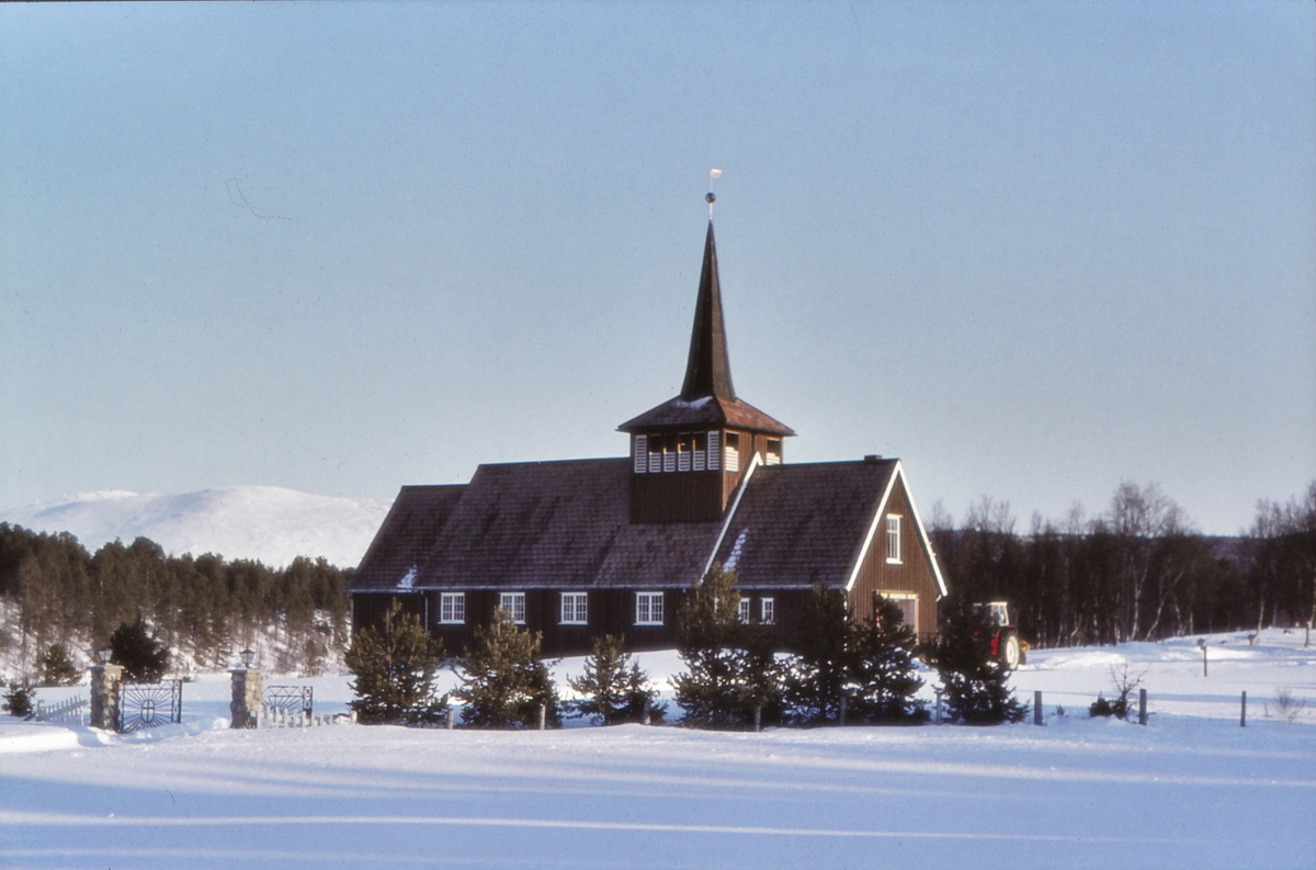 Dalsbygda kirke. Os i Østerdalen. Dalsbygda Kirkestue ble innviet av biskop Kristian Schelderup 30. oktober 1960. Kirkestua fikk status som kirke den 2. november i 1981, og etter den tid har Dalsbygda vært eget sogn og hatt sitt eget menighetsråd.