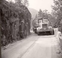 Vannkraftutbygging, frakt av anleggsmaskin mellom Åmot og Da