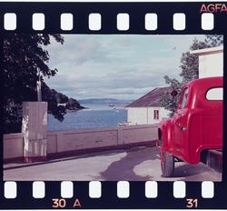 Fra Hvedings bensinstasjon, med Dampskipsbrygga,