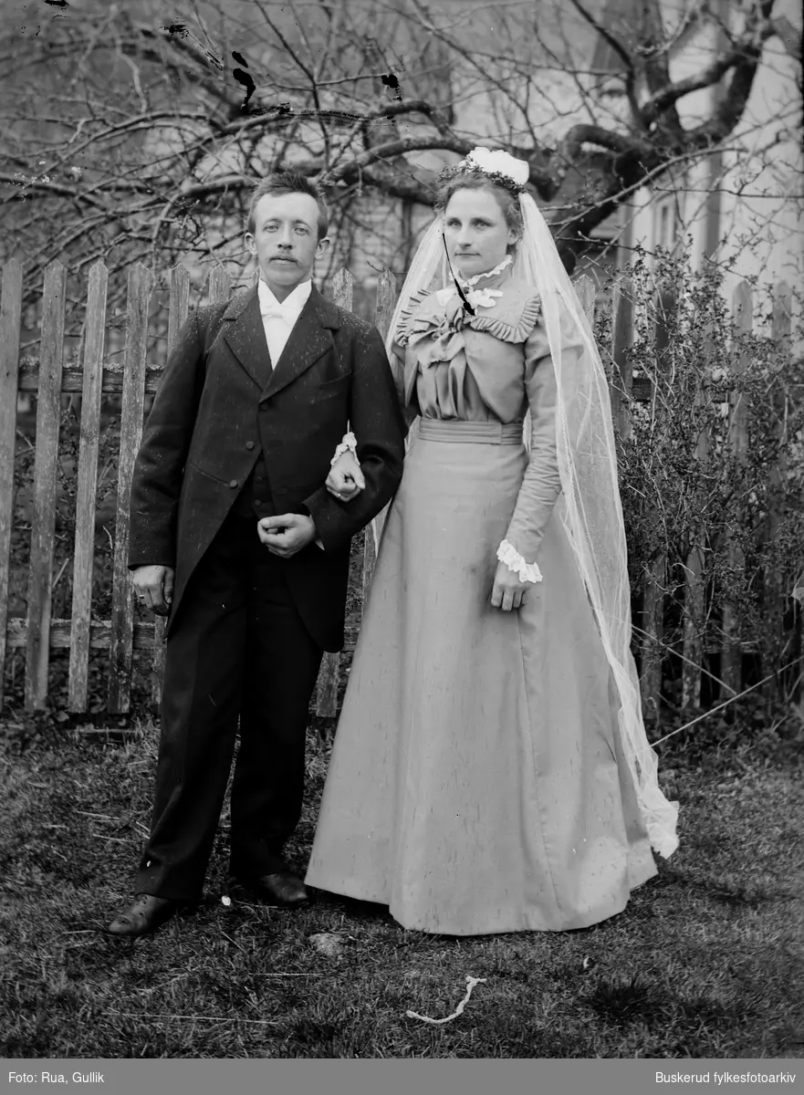 Bryllup
Bryllup Jon O Lindbu og Anna K Myhra Jondalen Foto 1899