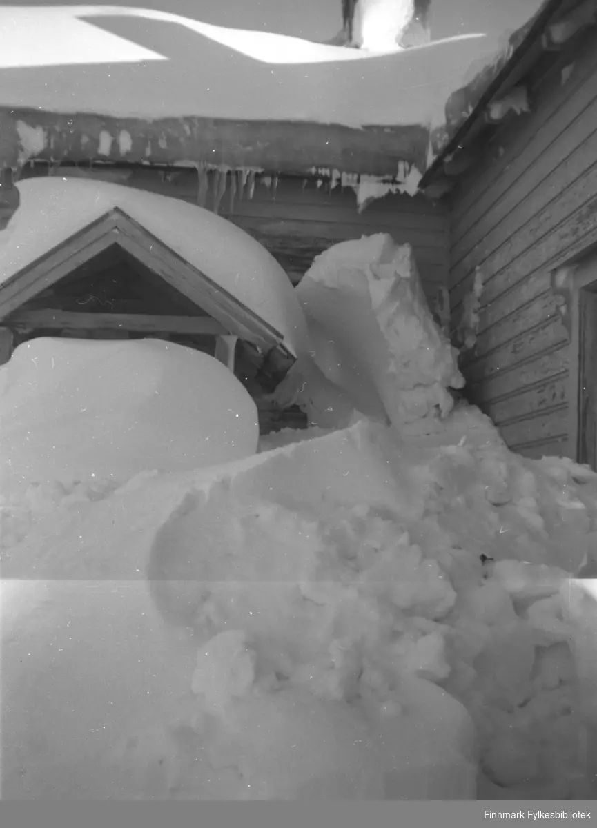 Snøvinter på gården Mikkelsnes