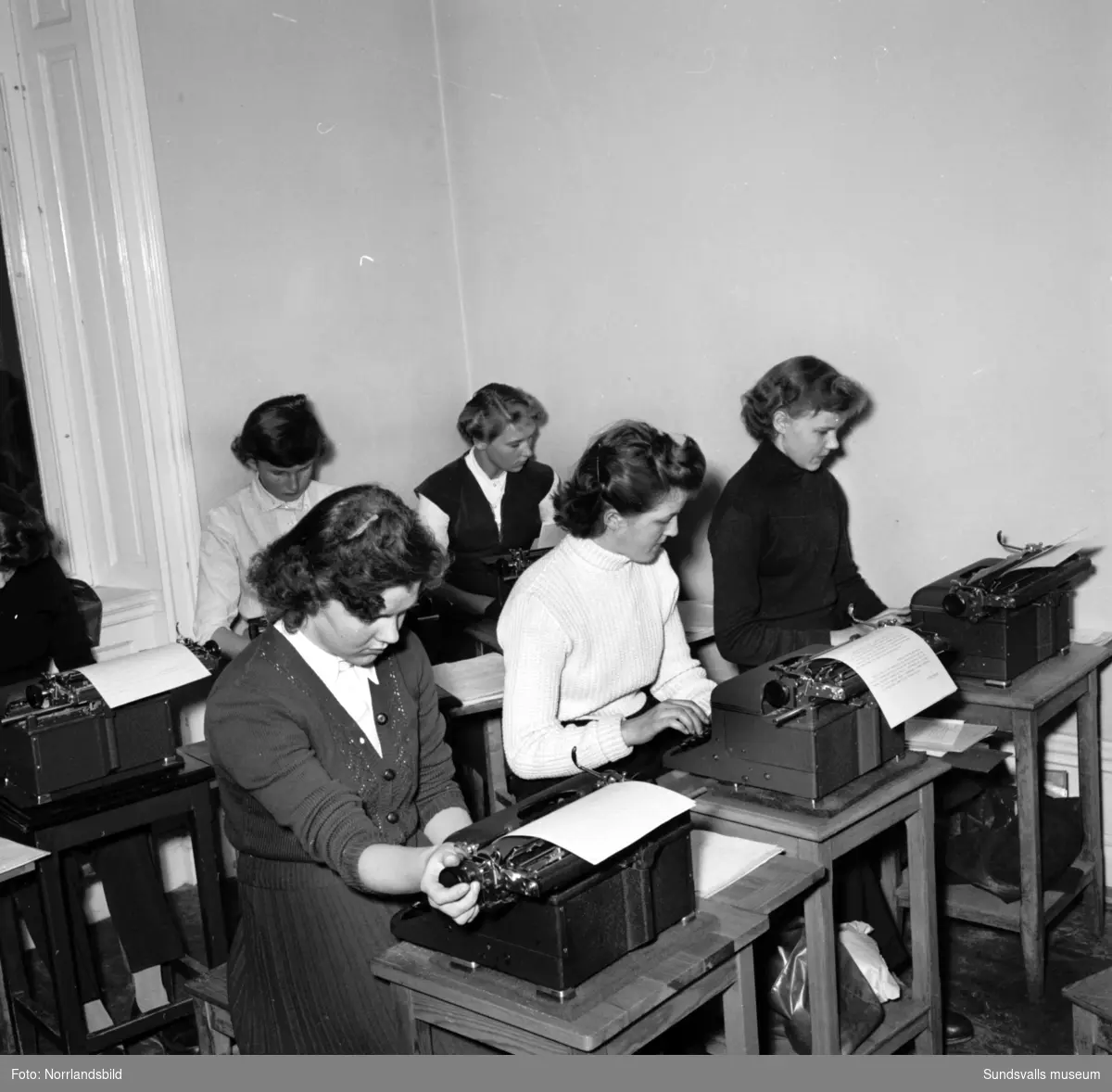 Maskinskrivningskurs på Yrkesskolan i Sundsvall.