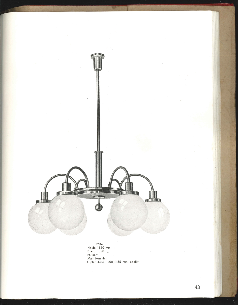 Varekatalog over elektriske belysningsartikler frå 1938. Kroner, takbelysninger, pendler og ampler, vegglamper, skibsbelysning, veibelysning, håndlamper, bordlamper, gulvlameper, skjermer, holdere etc. 
Trykksak med mjukt omslag. Hefta saman med jarnstifter. Raud, svart og kvit framside. Illustrasjonar i svart-kvitt/gråtonar.