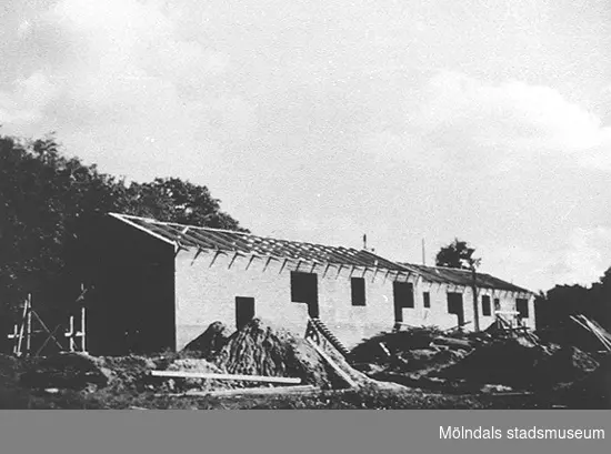 Personalbostaden vid Lackarebäckshemmet under uppbyggnad, 1950.