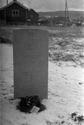 Gravstedet til Sargeant RAF E.T.D. Machell på Stavne kirkegå