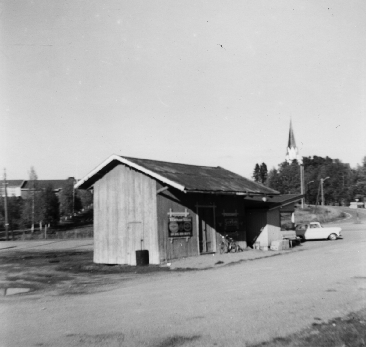 Godshuset på Løken stasjon på nedlagte Urskog-Hølandsbanen.