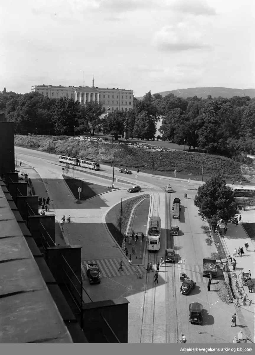 Abelhaugen med Slottet og Slottsparken. 1945 - 1955.